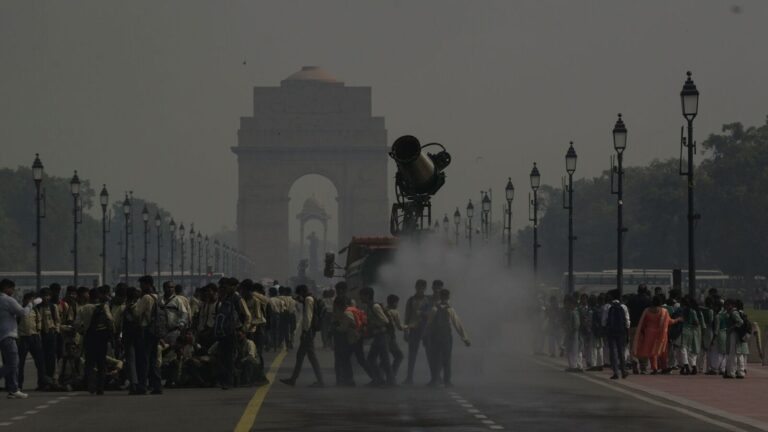 ahead-of-diwali,-govt-plans-pollution-penalty-up-to-₹15-lakh-as-delhi-smogs-up