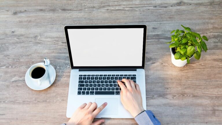 india-to-impose-laptop-import-restrictions-to-boost-local-manufacturing:-report