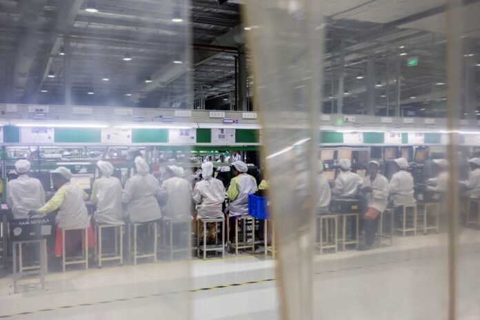 apple-races-to-shift-iphone-production-for-the-us-to-india-by-2026