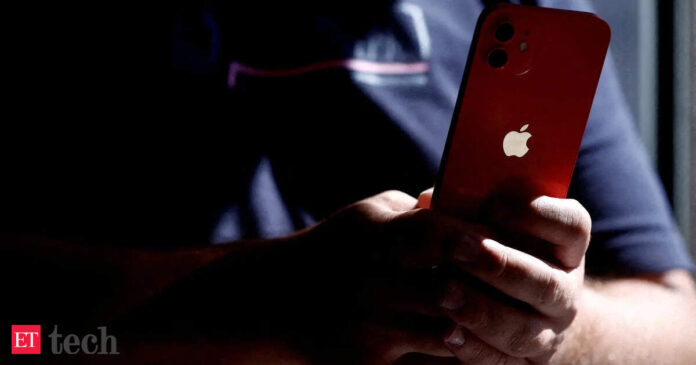 apple-exports-97.6%-of-iphones-to-us-from-india-amid-tariffs:-report