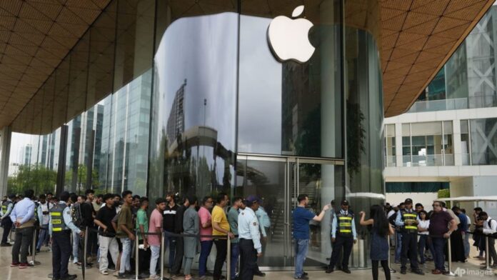 india-eyes-becoming-key-apple-manufacturing-hub,-aims-to-produce-30-million-iphones-in-2025