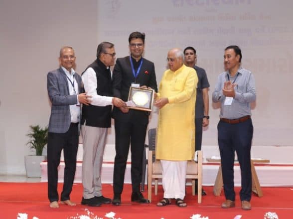 india-news-|-gujarat-cm-bhupendra-patel-felicitates-paitdar-youths-selected-in-all-india-civil-services-and-gujarat-administrative-services india-news-|-gujarat-cm-bhupendra-patel-felicitates-paitdar-youths-selected-in-all-india-civil-services-and-gujarat-administrative-services
