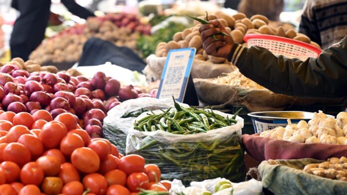 wholesale-inflation-eases-to-13-month-low-of-0.85%-on-falling-oil,-vegetable-prices