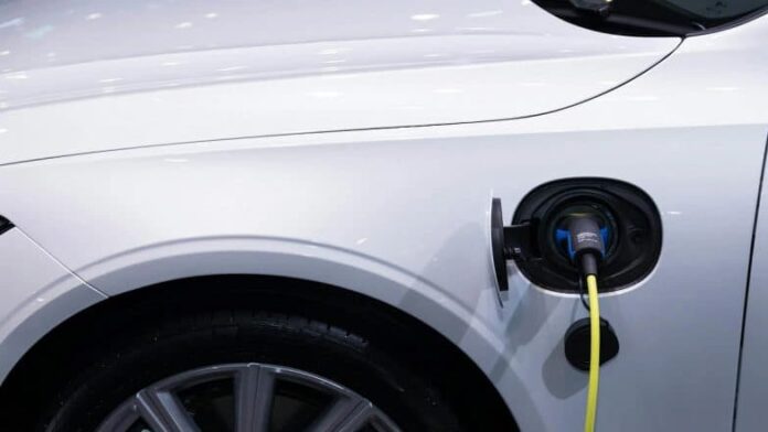 ev-job-growth-in-india:-india’s-electric-vehicle-industry-likely-to-have-2-lakh-professionals-in-workforce-by-2030,-say-experts