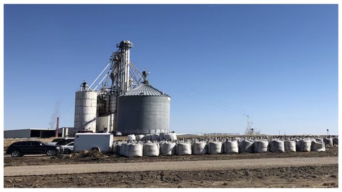 india’s-ethanol-production-capacity-increases-four-times-in-the-last-11-years-to-1,810-crore-litres-under-modi-government;-policy-initiatives-aid india’s-ethanol-production-capacity-increases-four-times-in-the-last-11-years-to-1,810-crore-litres-under-modi-government;-policy-initiatives-aid