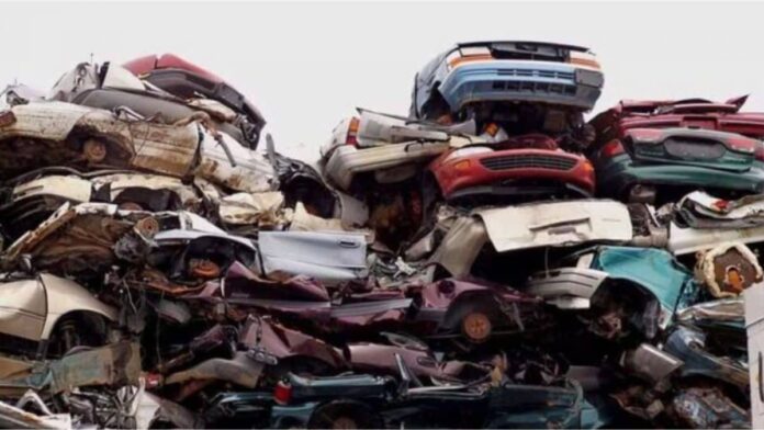 looking-to-scrap-your-end-of-life-vehicle-in-delhi?-check-documents-needed,-discounts-available